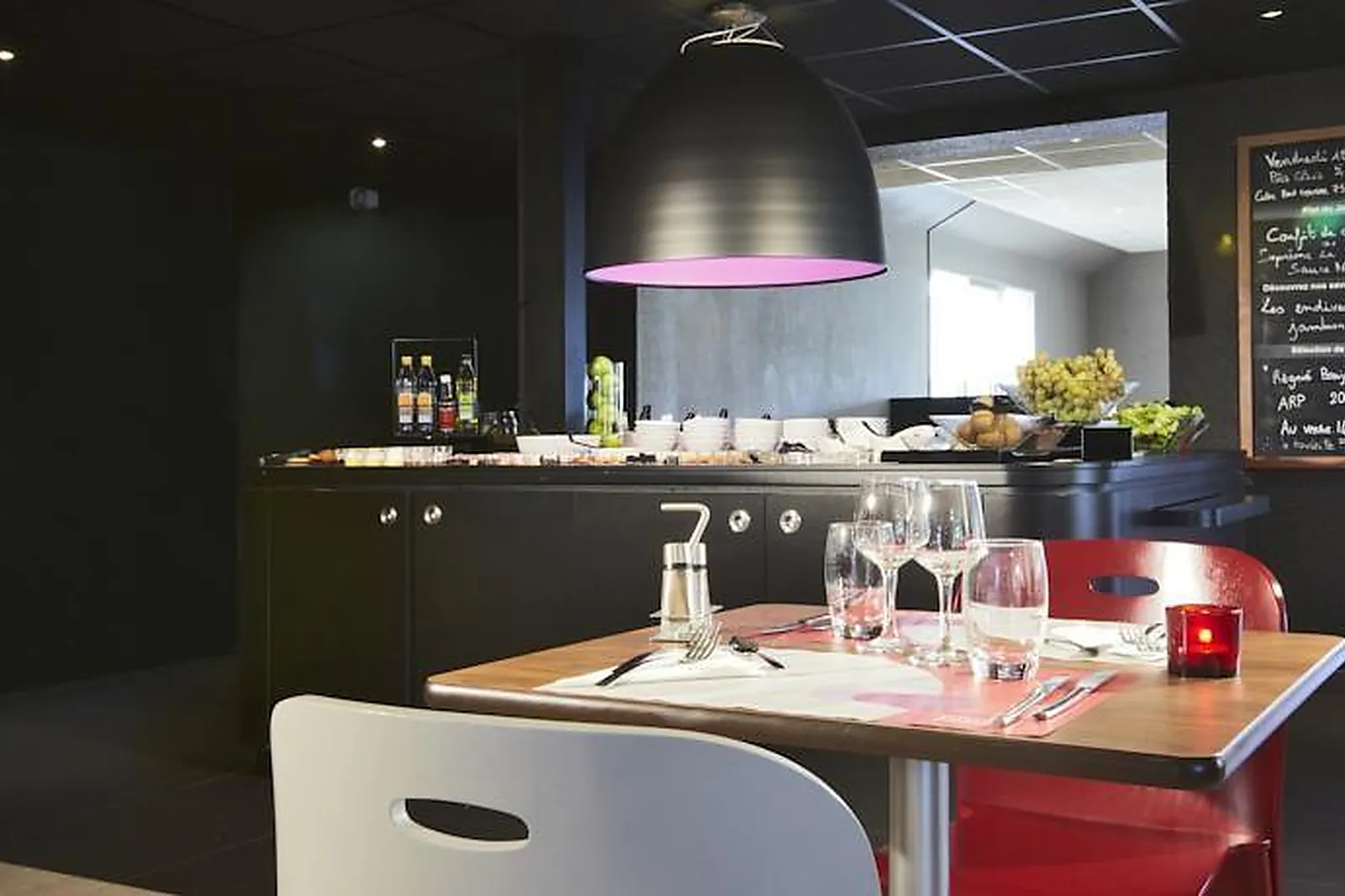 Lieux événementiels, CAMPANILE CAEN-HÉROUVILLE