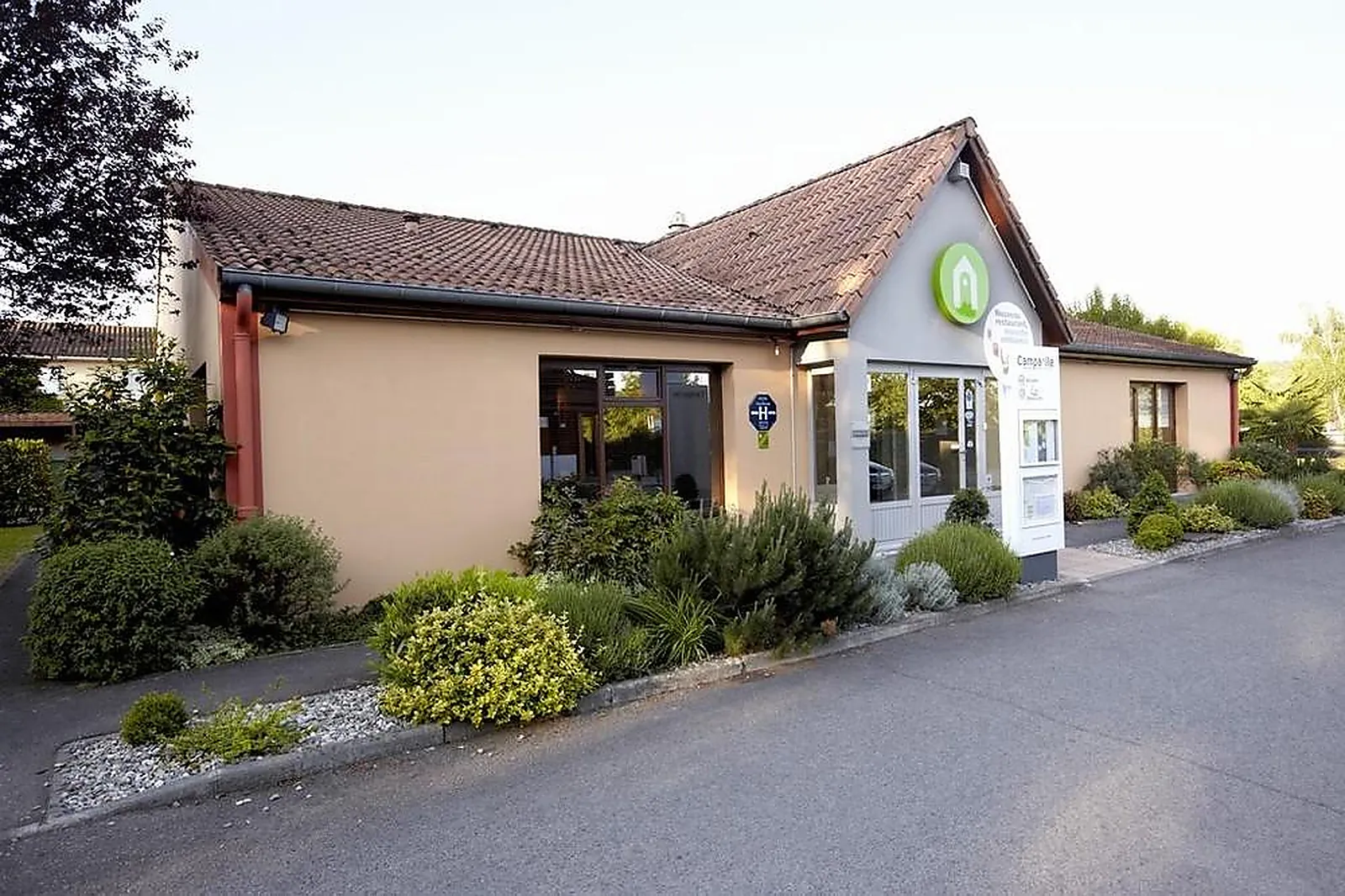 Lieux événementiels, CAMPANILE CAHORS