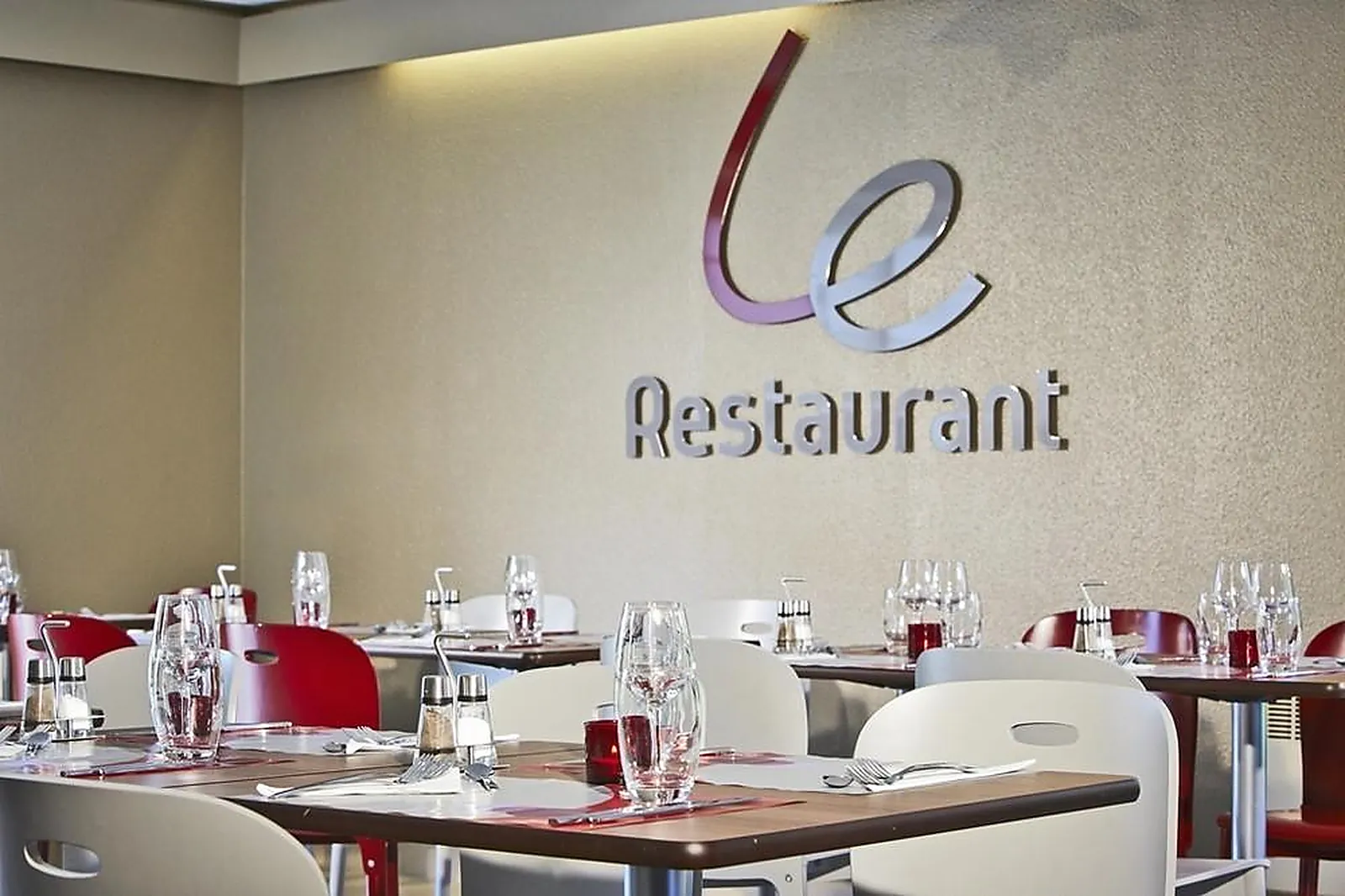 Lieux événementiels, CAMPANILE CHANAS