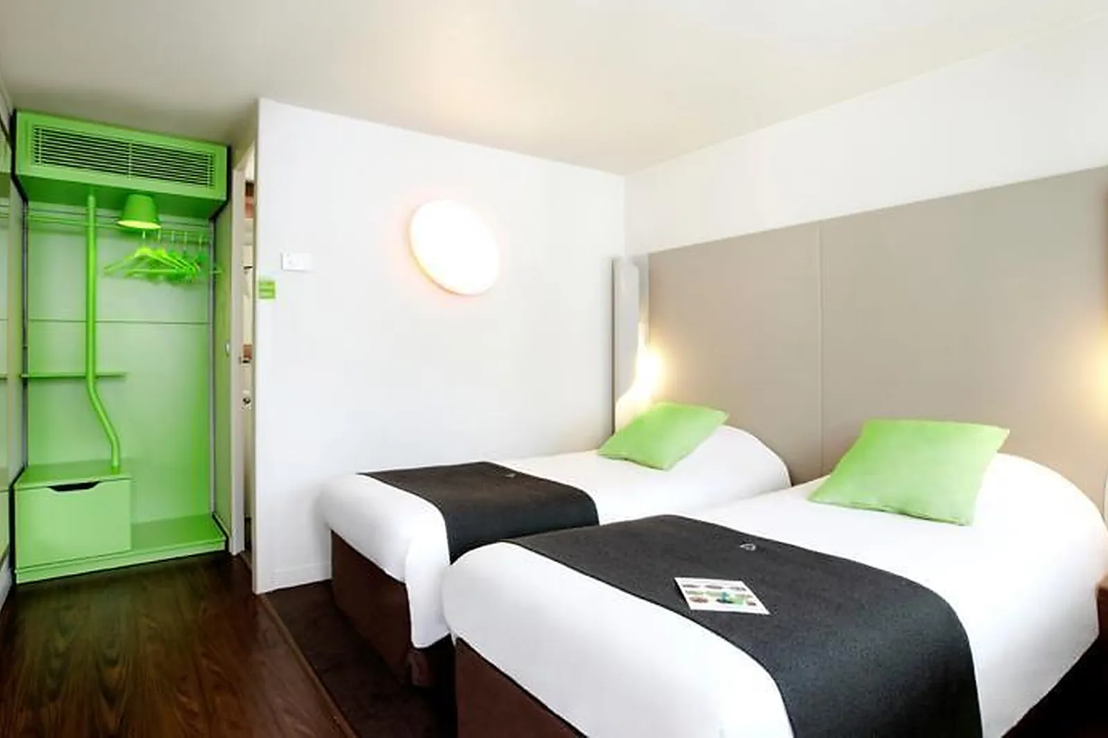 Lieux événementiels, CAMPANILE CHANTILLY