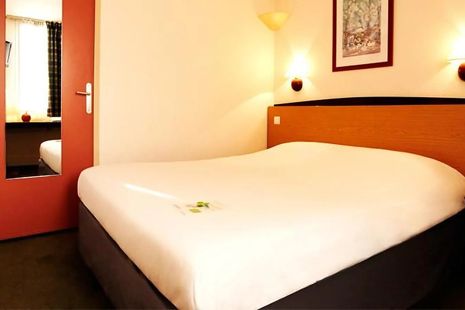 Lieux événementiels, CAMPANILE CHARLEVILLE-MÉZIÈRES