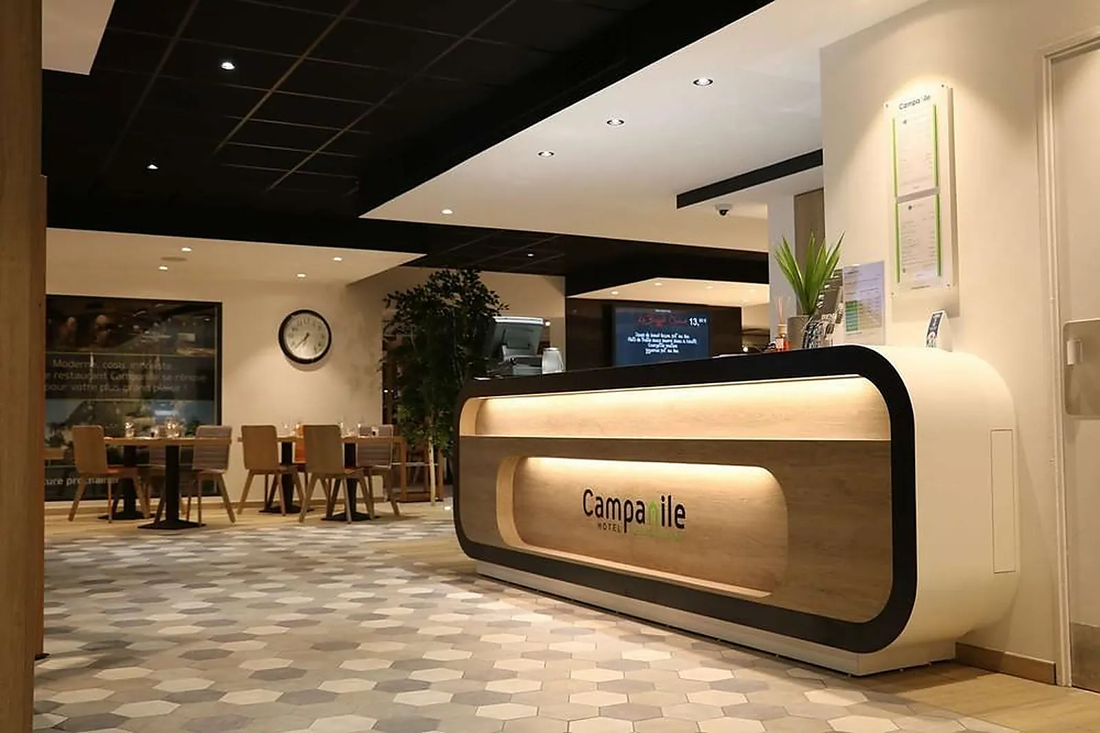 Lieux événementiels, CAMPANILE CHARTRES