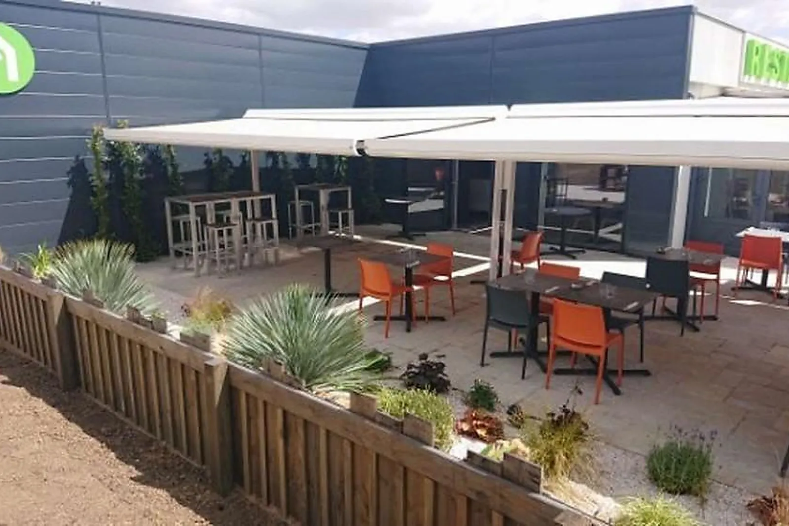 Lieux événementiels, CAMPANILE CHARTRES