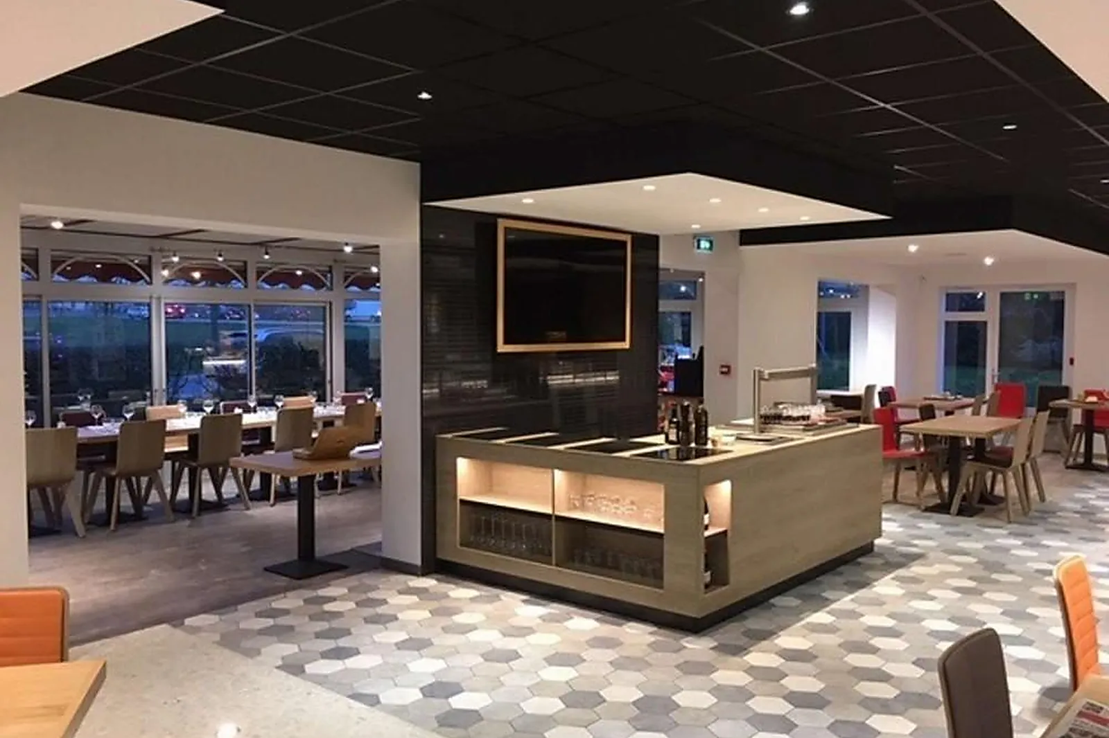 Lieux événementiels, CAMPANILE CHARTRES