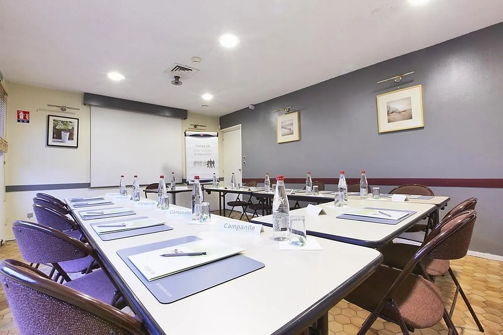 Lieux événementiels, CAMPANILE DIJON EST SAINT APOLLINAIRE