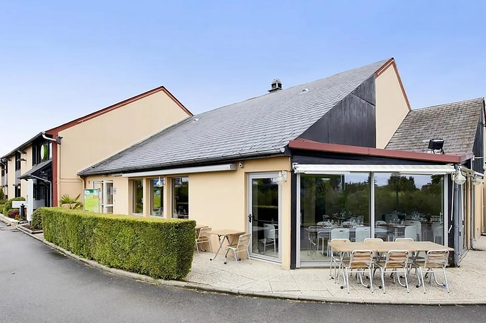 Lieux événementiels, CAMPANILE DIJON EST SAINT APOLLINAIRE