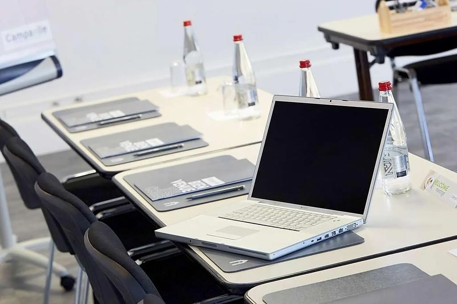 Lieux événementiels, CAMPANILE DIJON SUD