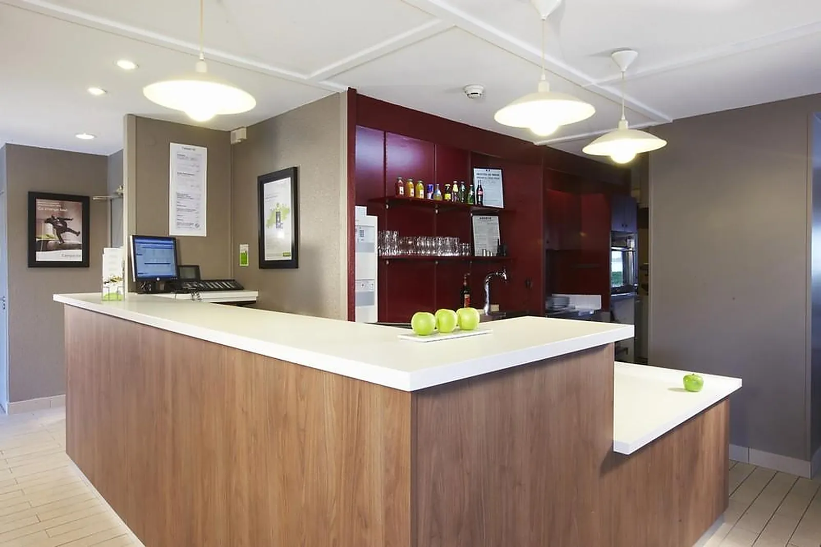 Lieux événementiels, CAMPANILE DINAN TADEN