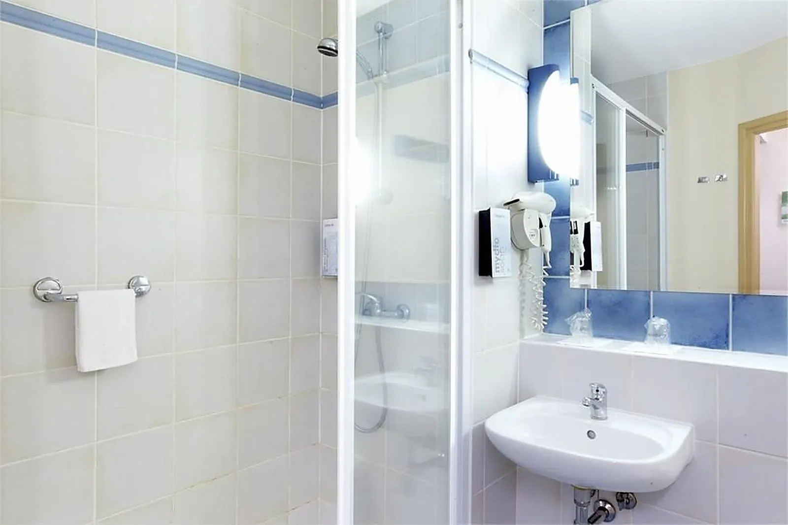 Lieux événementiels, CAMPANILE DOUAI - CUINCY