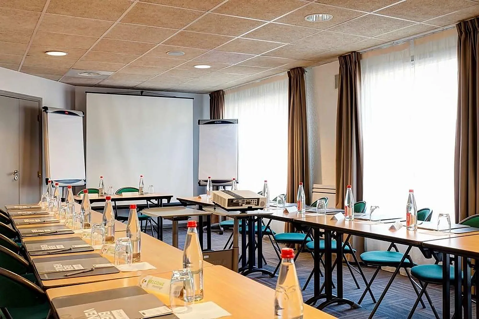 Lieux événementiels, CAMPANILE EVRY OUEST CORBEIL ESSONNES