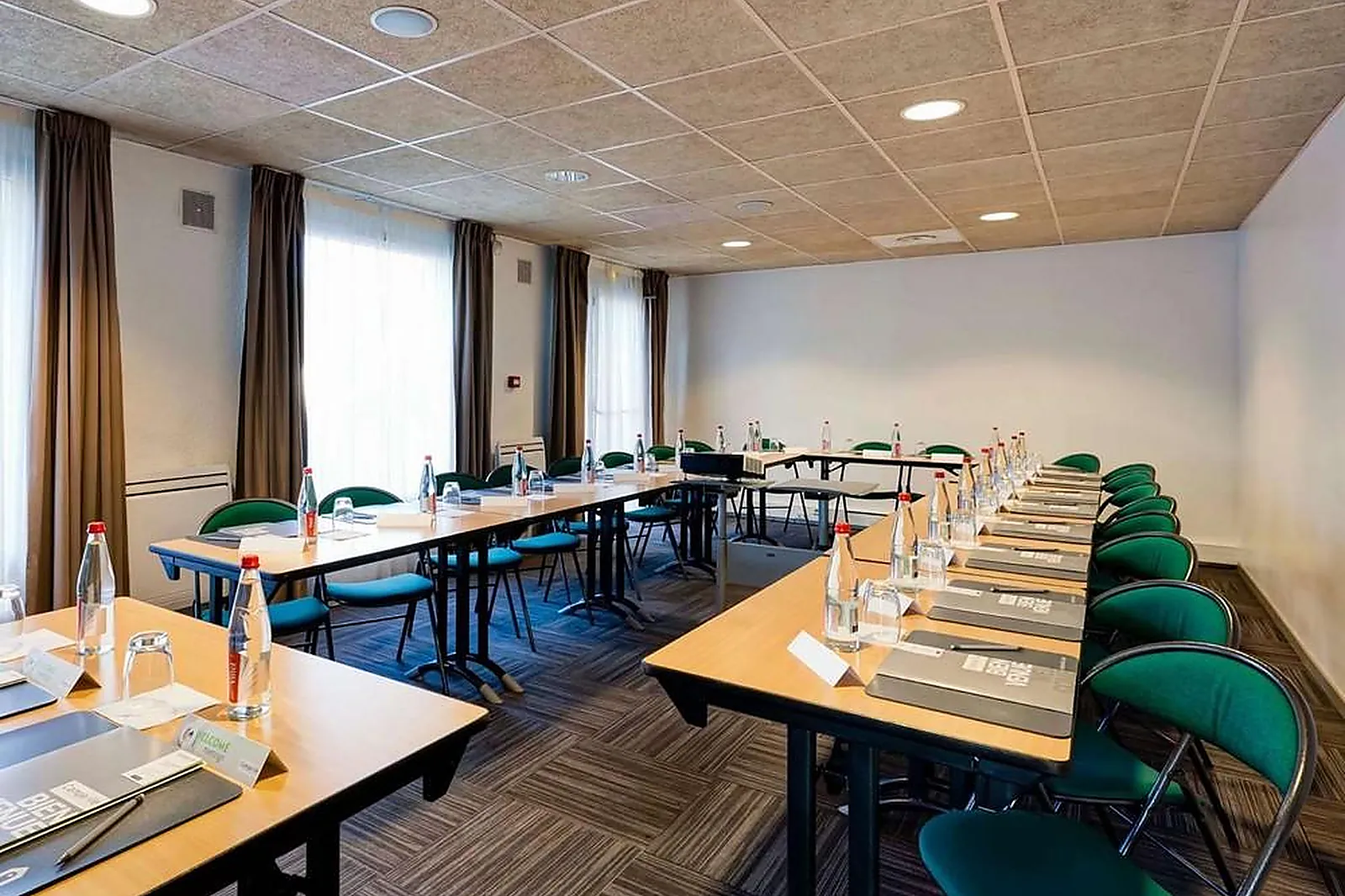 Lieux événementiels, CAMPANILE EVRY OUEST CORBEIL ESSONNES