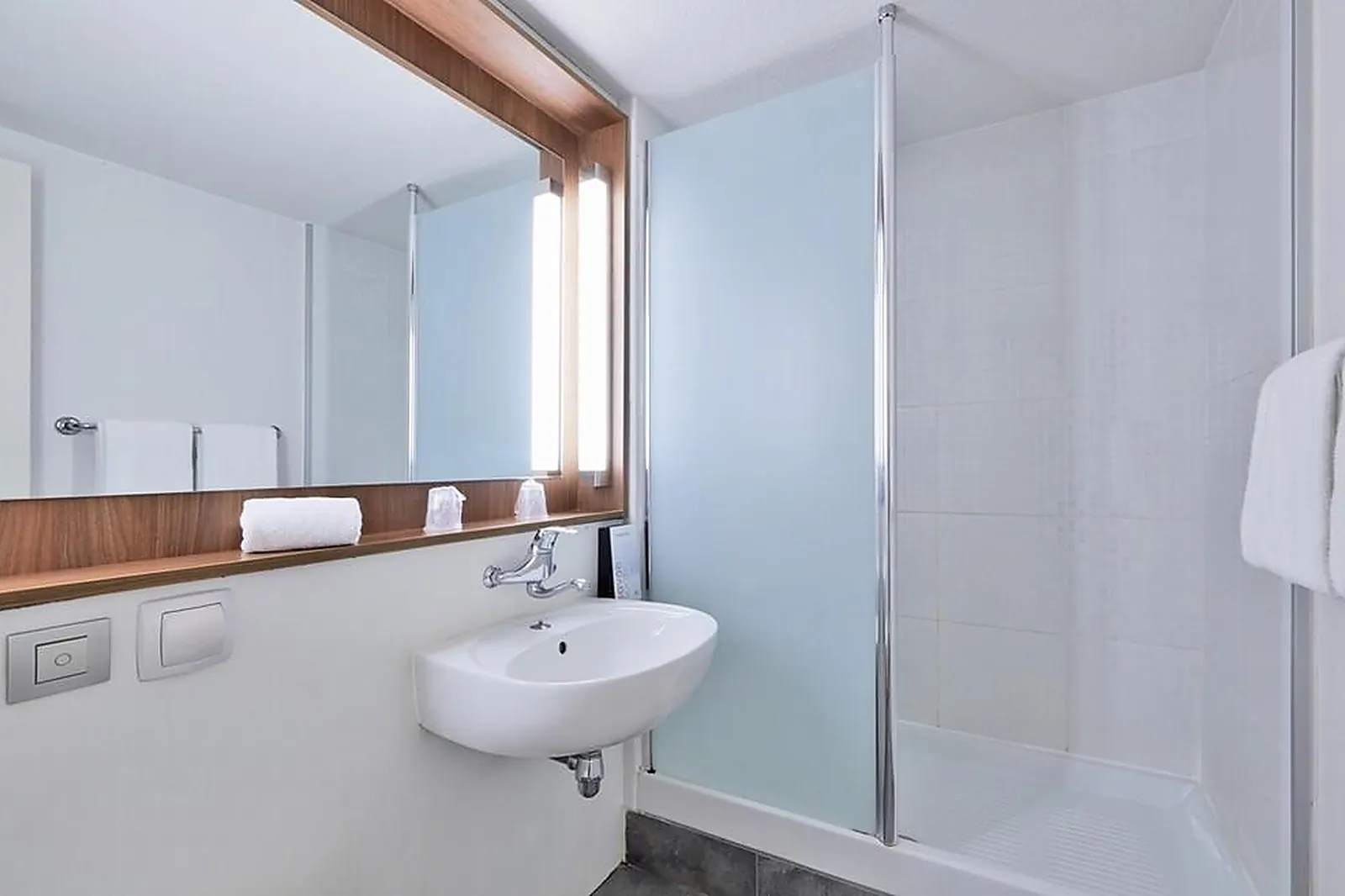 Lieux événementiels, CAMPANILE GRENOBLE UNIVERSITÉ - SAINT MARTIN D'HÈRES