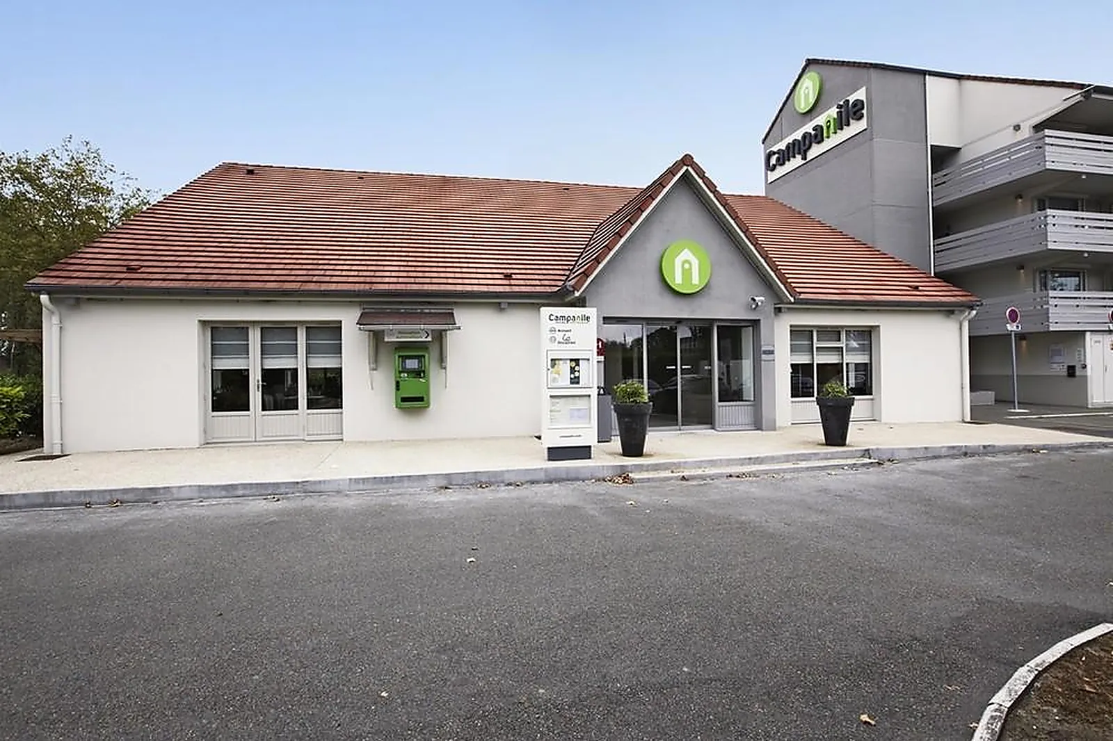 Lieux événementiels, CAMPANILE LA VERRIÈRE