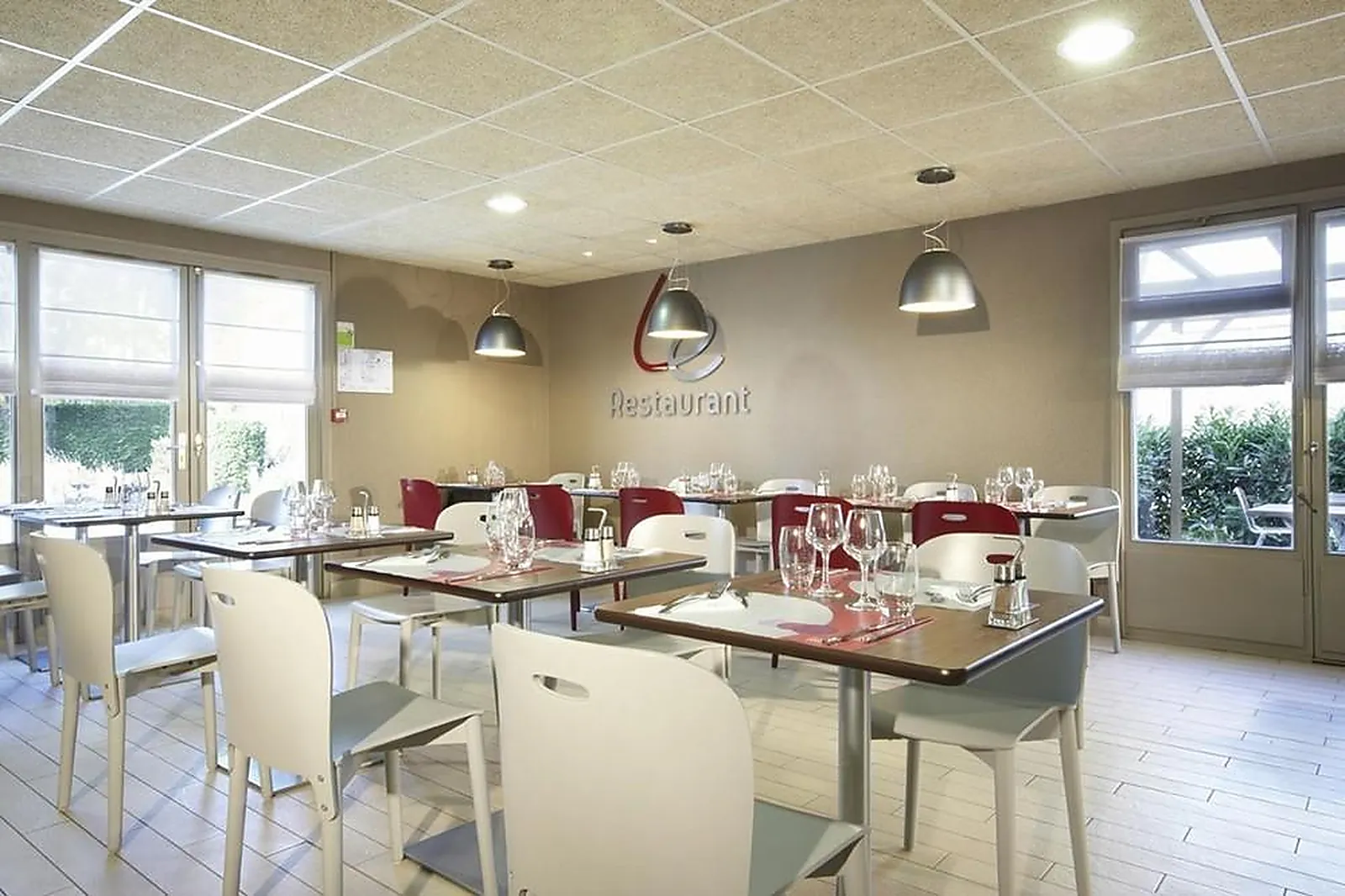 Lieux événementiels, CAMPANILE LA VERRIÈRE