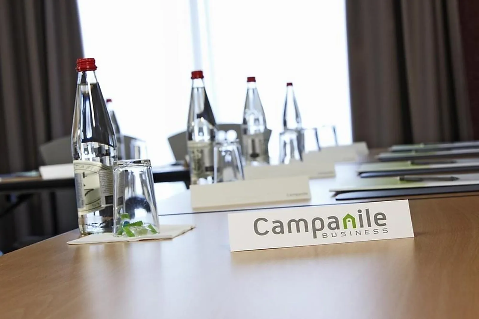 Lieux événementiels, CAMPANILE LA VERRIÈRE