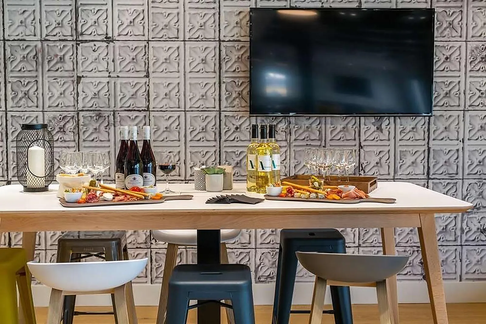 Lieux événementiels, CAMPANILE LAVAL NORD