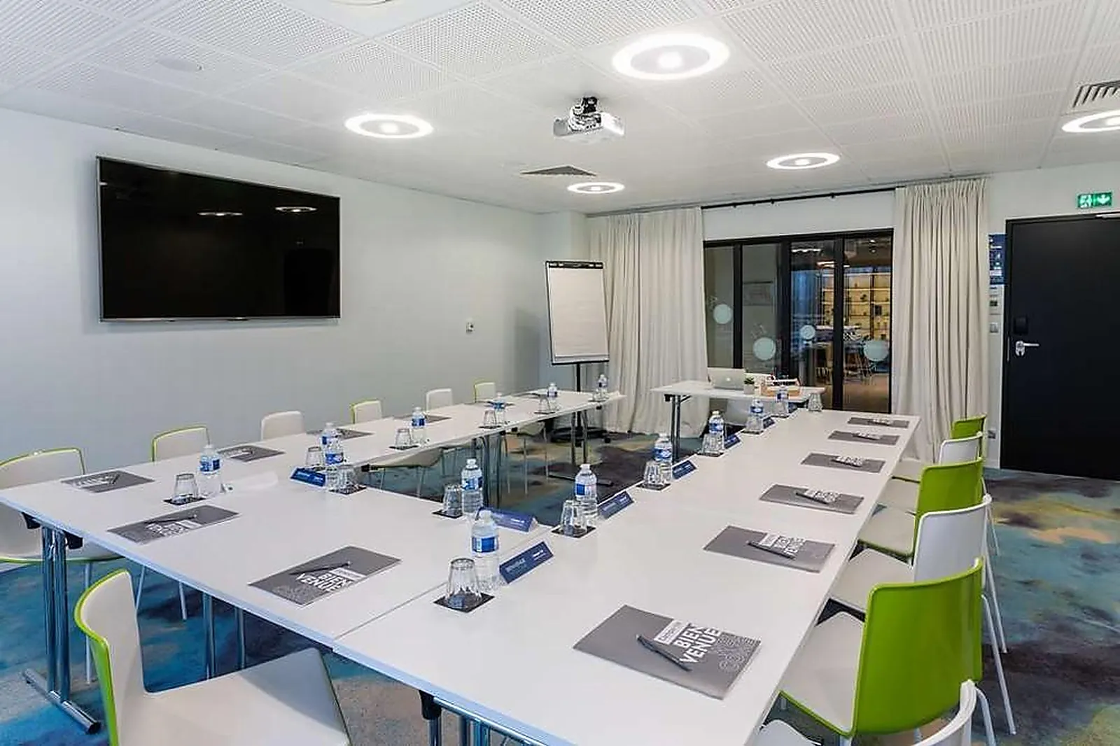 Lieux événementiels, CAMPANILE LAVAL NORD