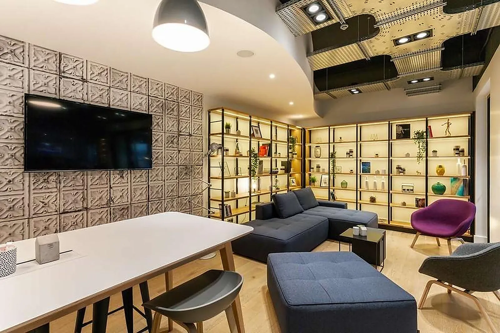 Lieux événementiels, CAMPANILE LAVAL NORD