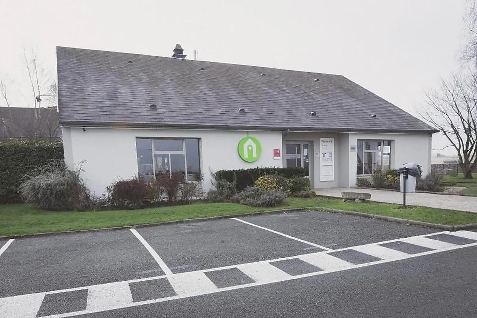 Lieux événementiels, CAMPANILE LAVAL OUEST