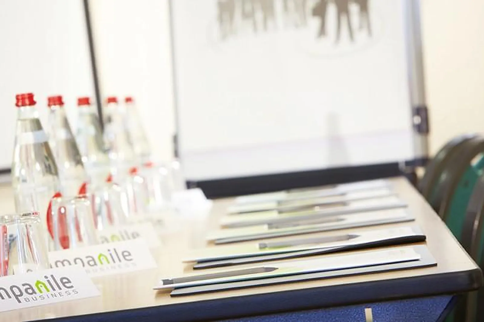 Lieux événementiels, CAMPANILE LE BLANC MESNIL