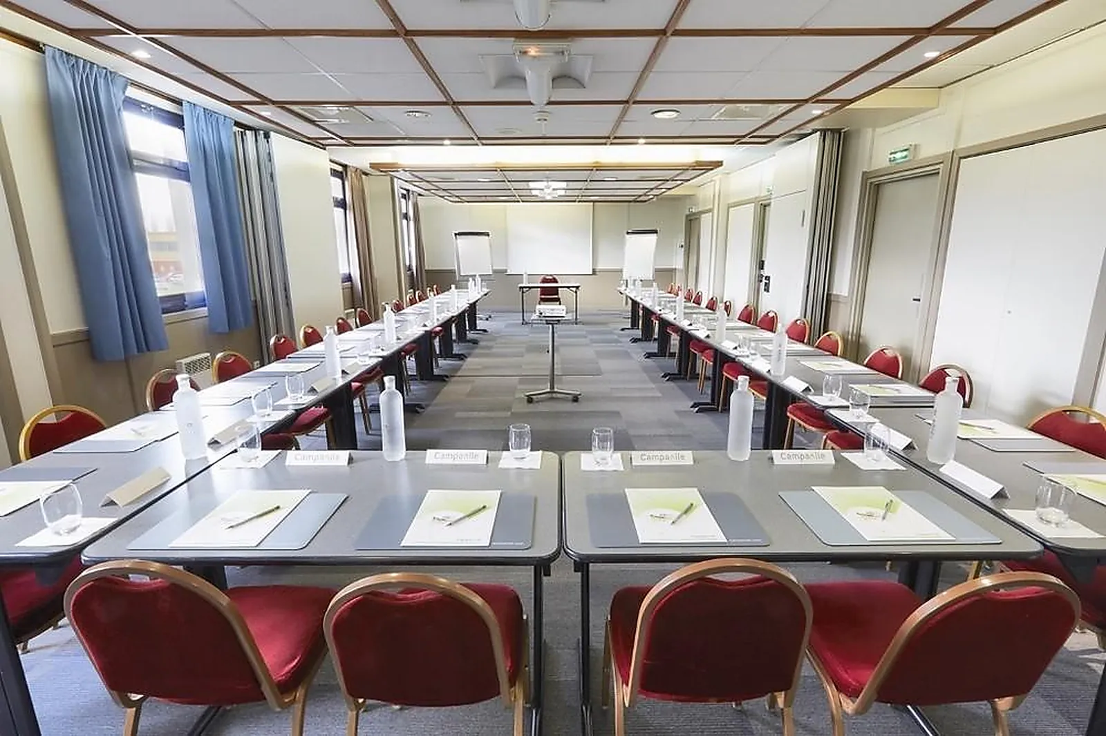 Lieux événementiels, CAMPANILE LE BLANC MESNIL