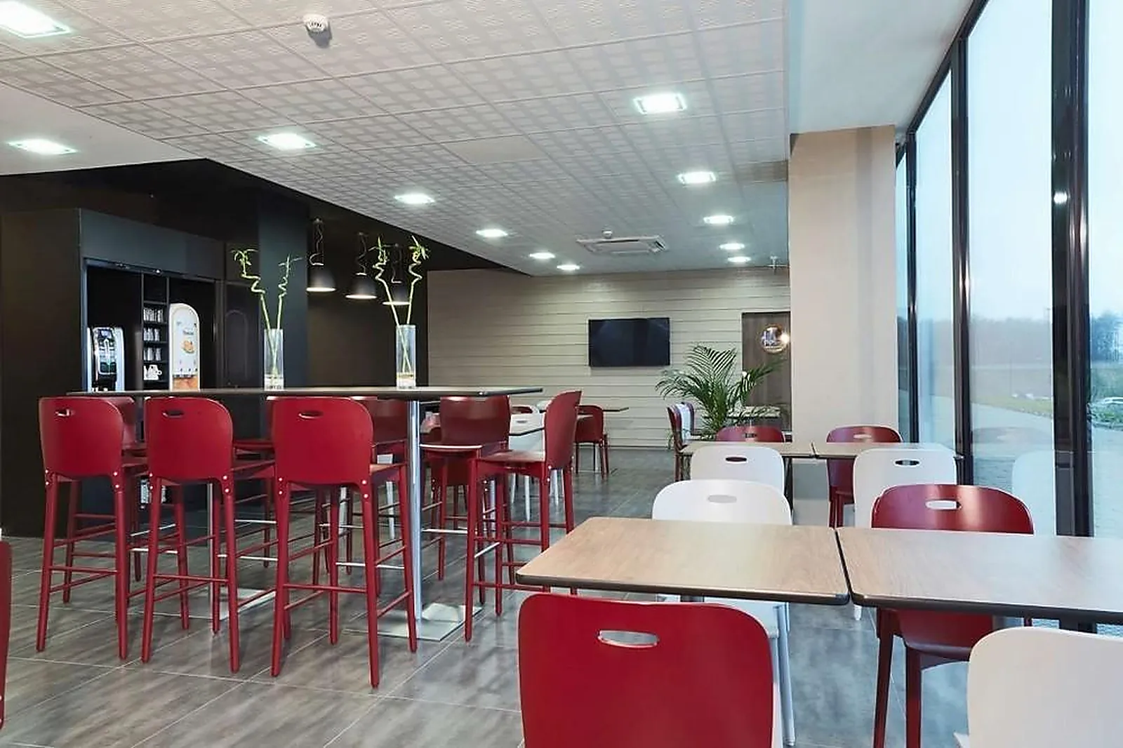 Lieux événementiels, CAMPANILE LE BLANC MESNIL