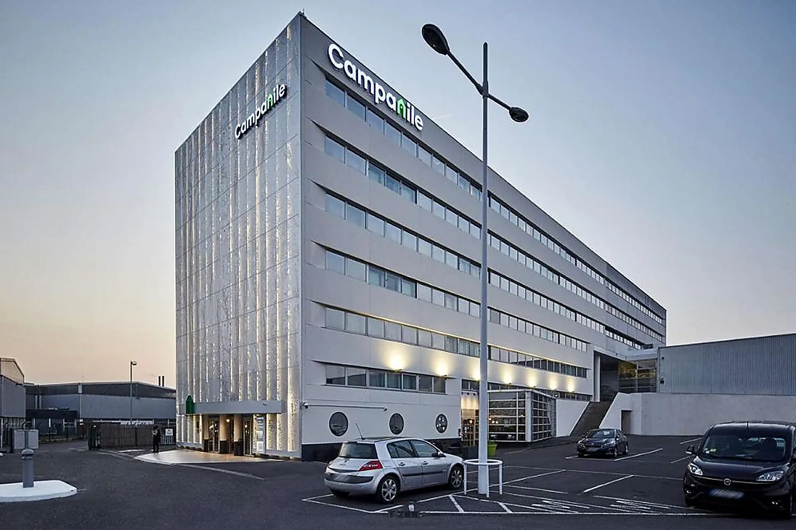 Lieux événementiels, CAMPANILE LE BOURGET AÉROPORT