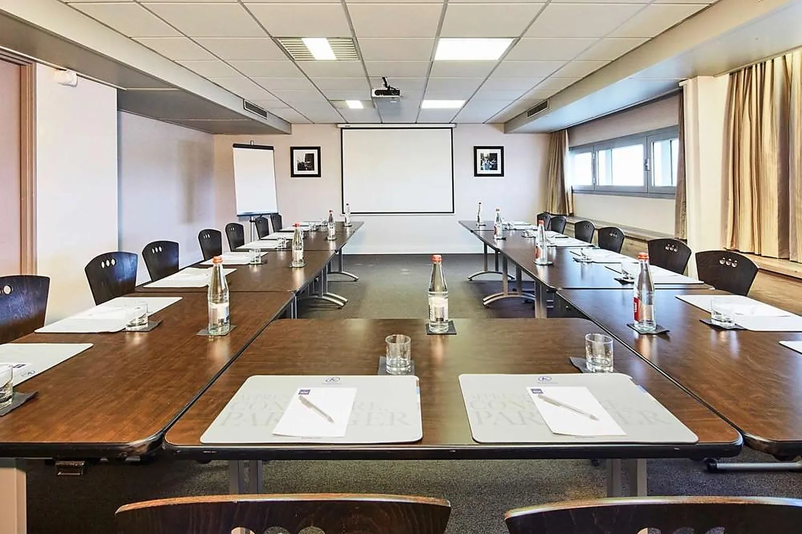 Lieux événementiels, CAMPANILE LE BOURGET AÉROPORT