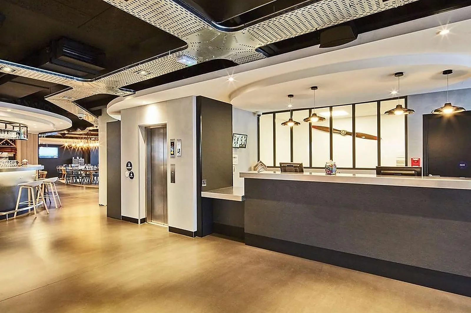 Lieux événementiels, CAMPANILE LE BOURGET AÉROPORT