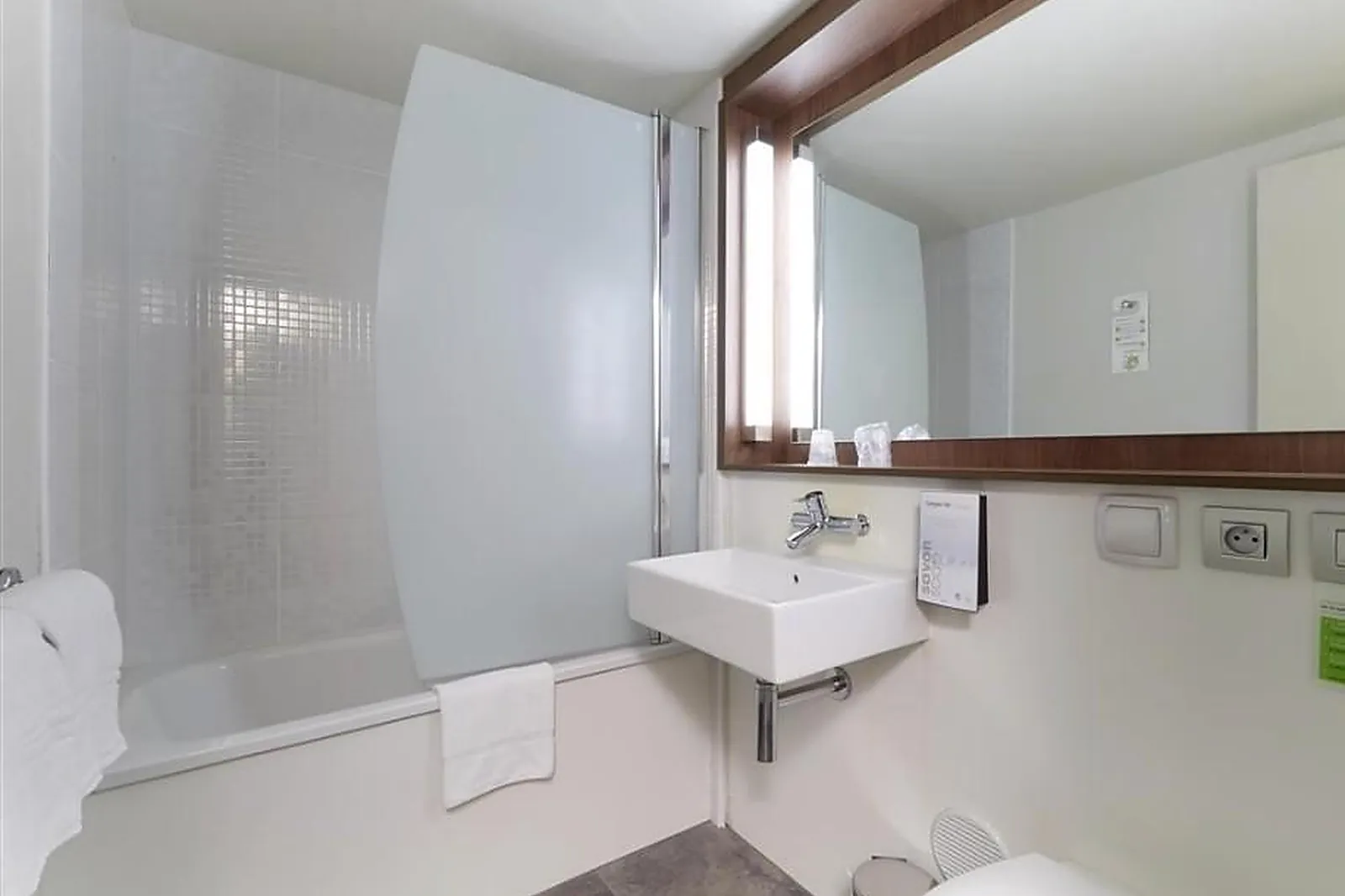 Lieux événementiels, CAMPANILE LE MANS