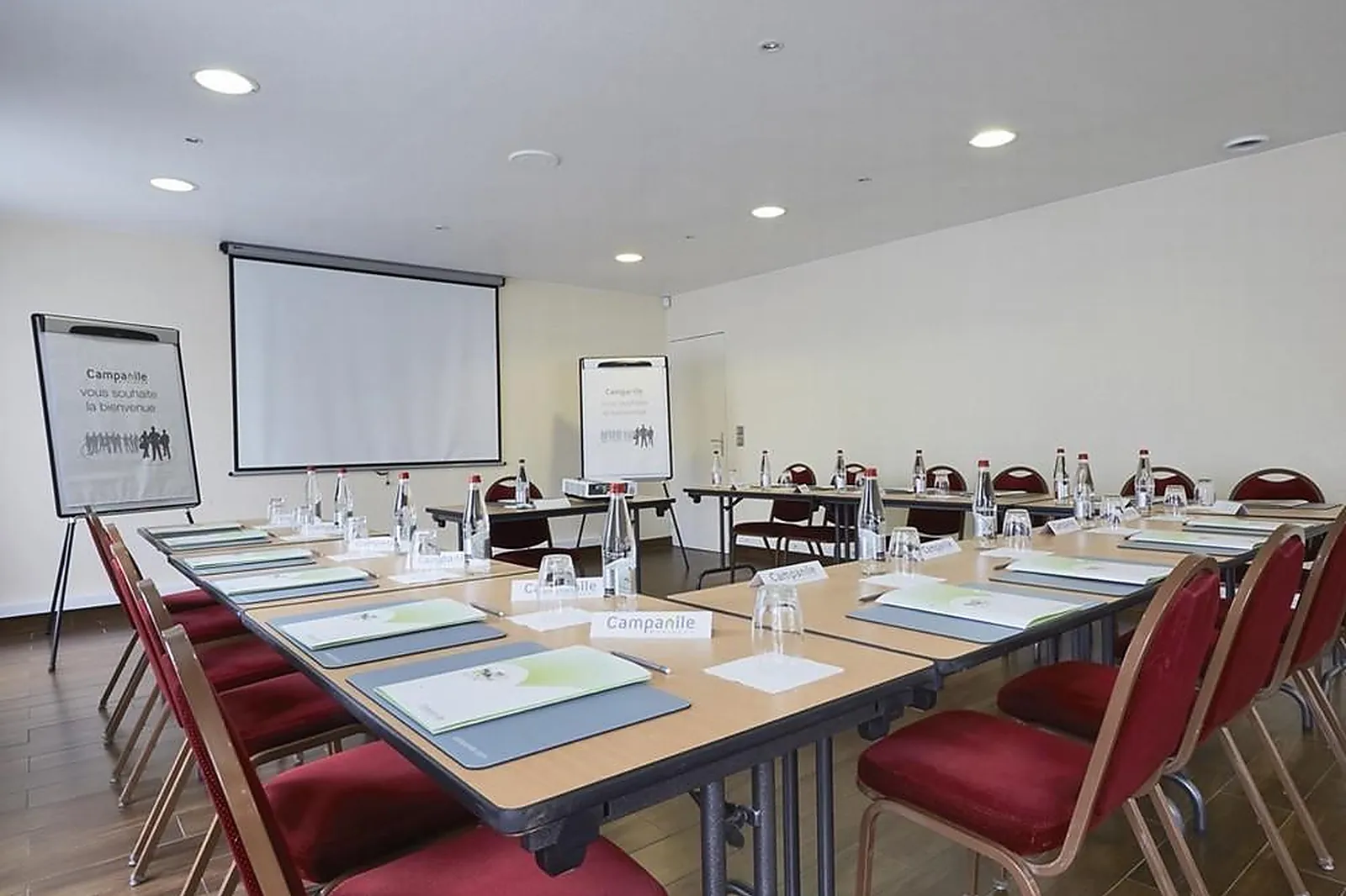Lieux événementiels, CAMPANILE LILLE SUD SECLIN