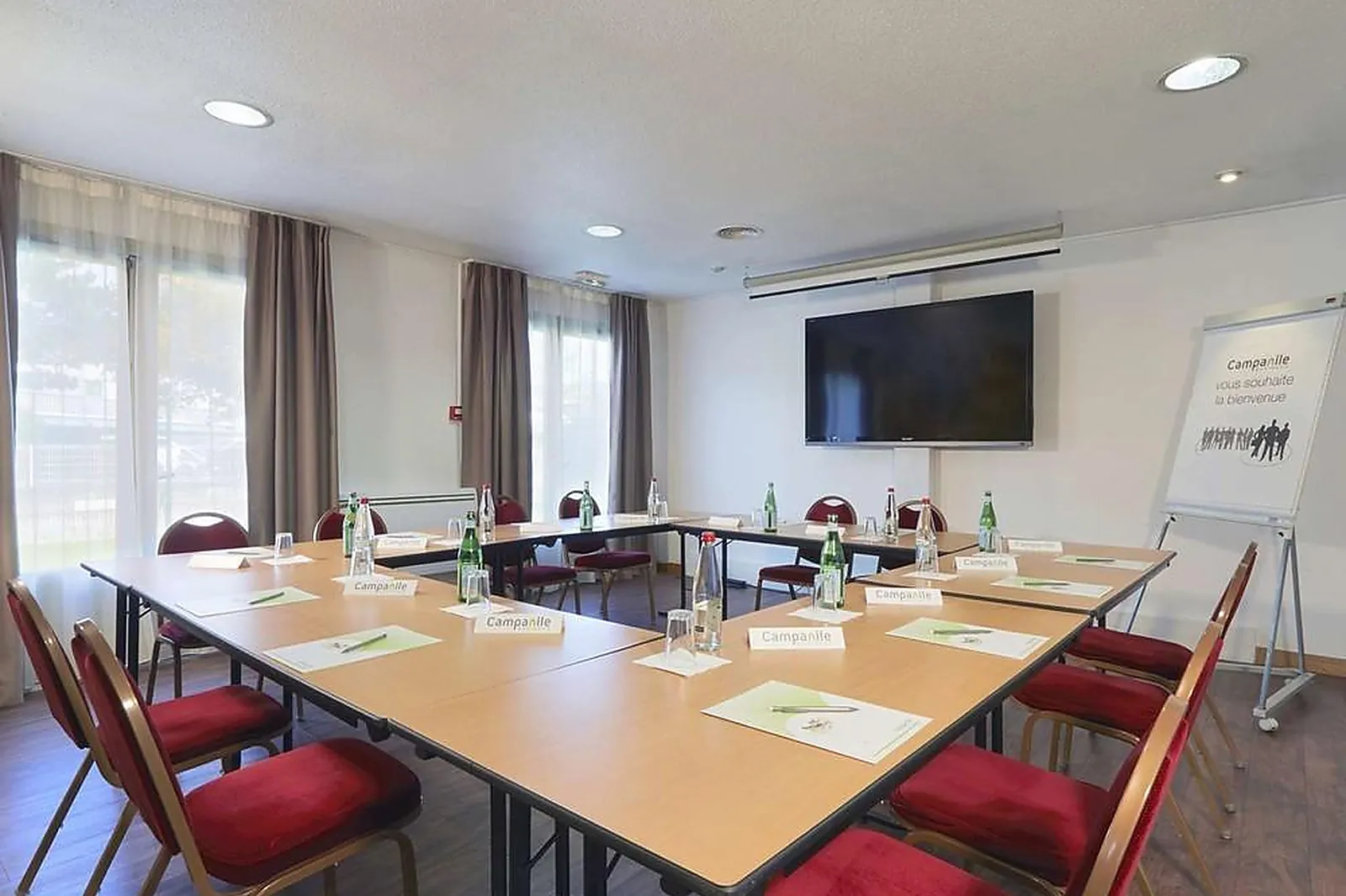 Lieux événementiels, CAMPANILE LIMOGES NORD