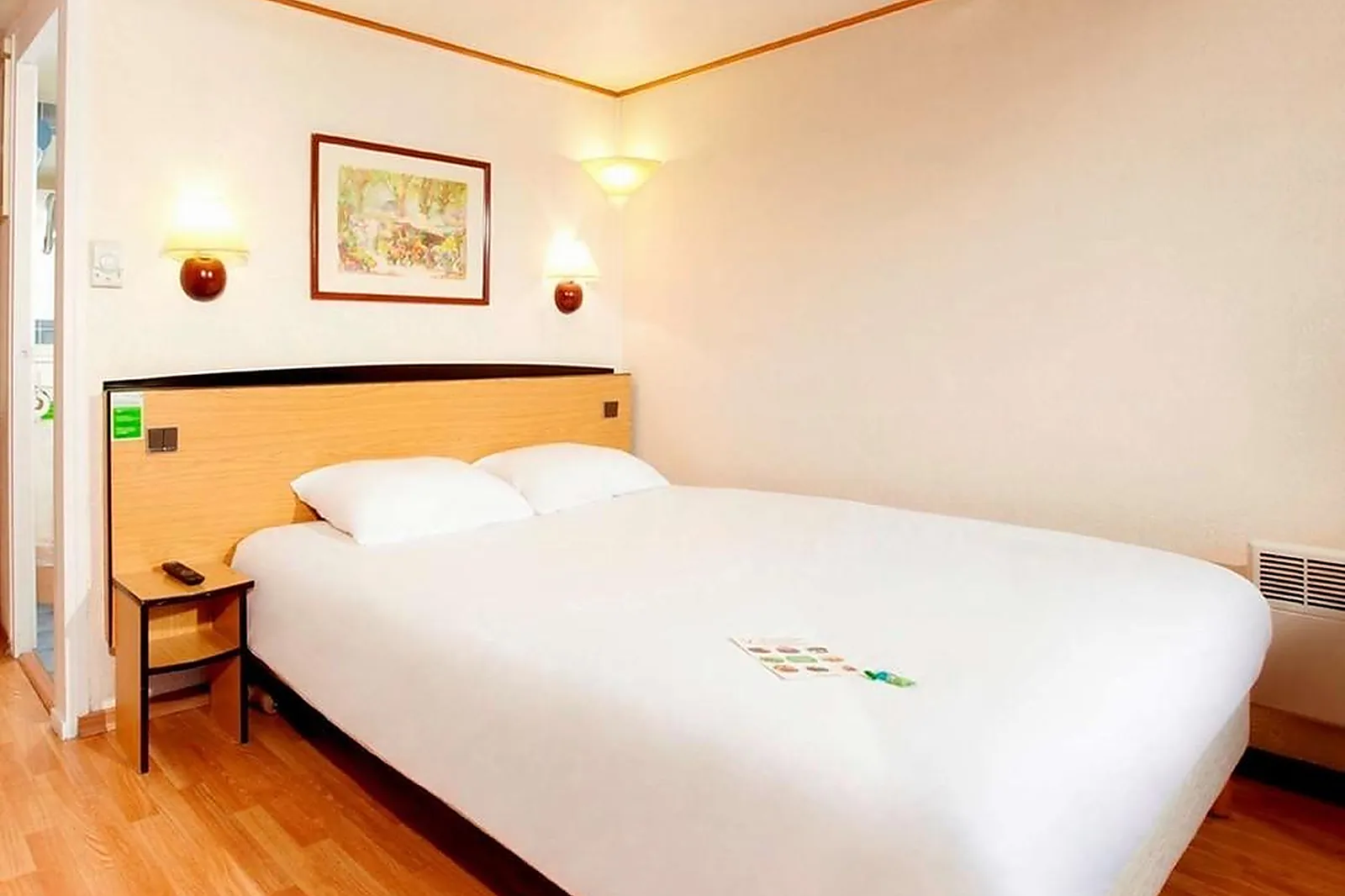 Lieux événementiels, CAMPANILE LIVRY GARGAN