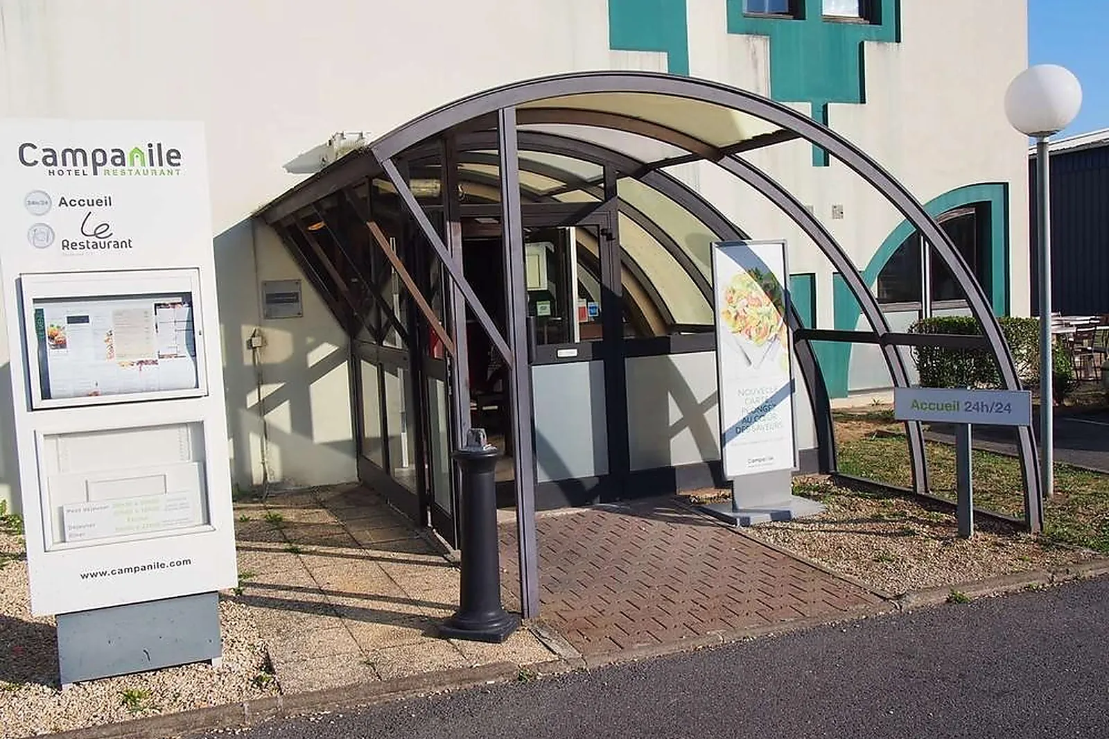 Lieux événementiels, CAMPANILE LIVRY GARGAN