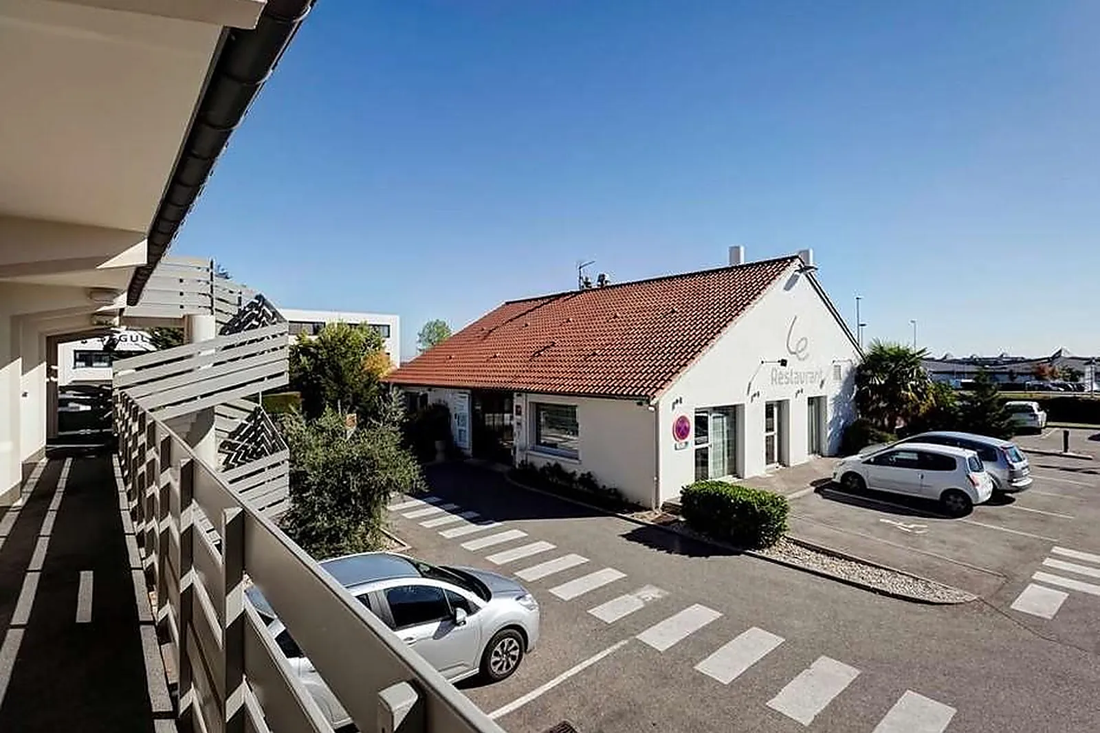 Lieux événementiels, CAMPANILE LYON EST - BRON EUREXPO