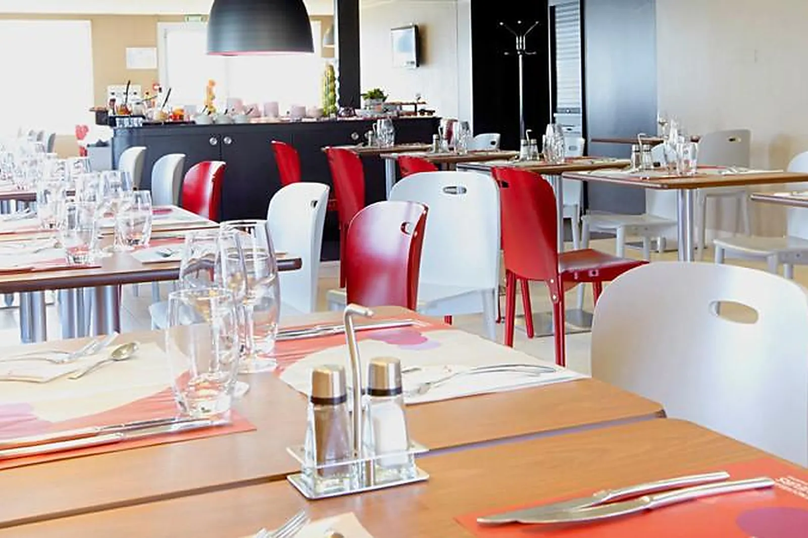 Lieux événementiels, CAMPANILE LYON EST - BRON EUREXPO