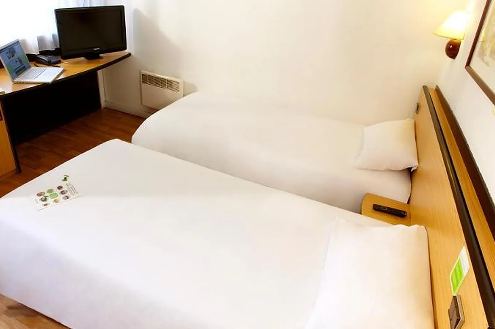 Lieux événementiels, CAMPANILE LYON EST - BRON EUREXPO