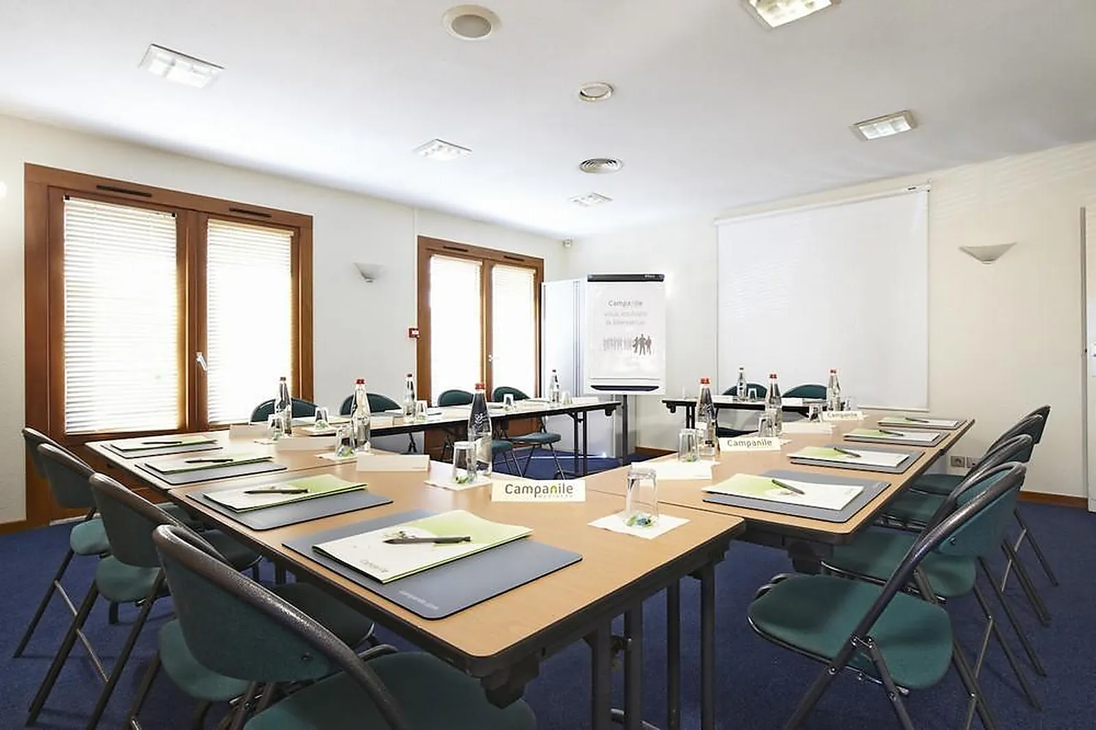Lieux événementiels, CAMPANILE MÂCON NORD