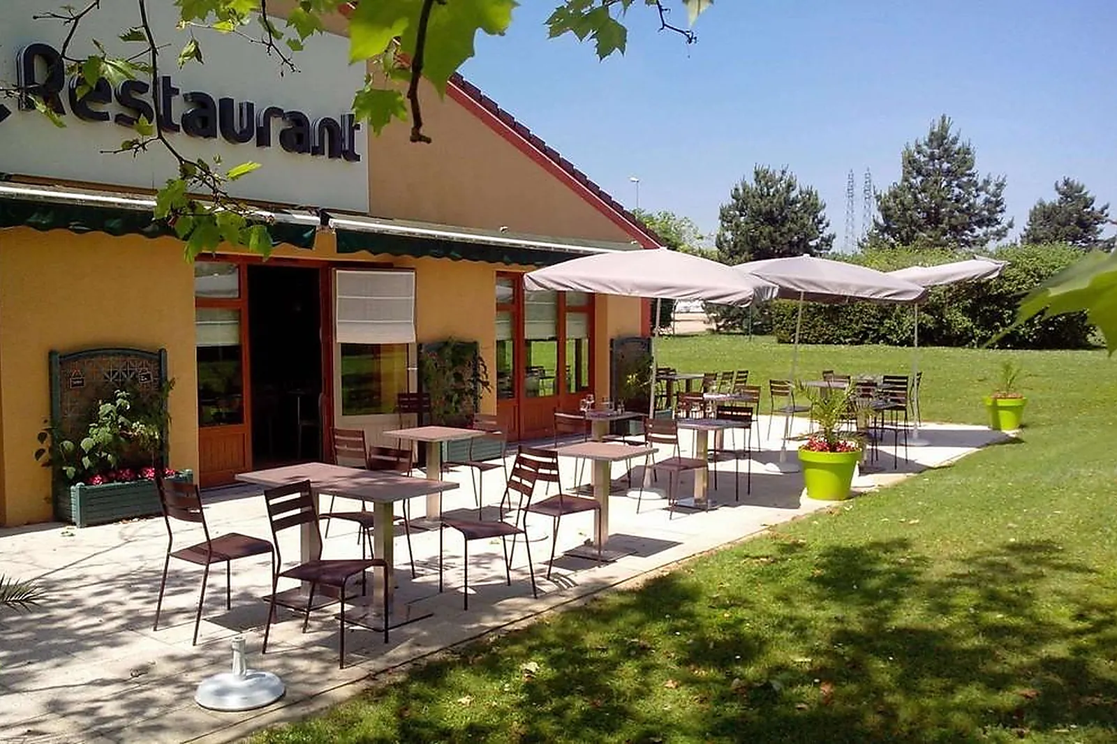 Lieux événementiels, CAMPANILE MÂCON NORD