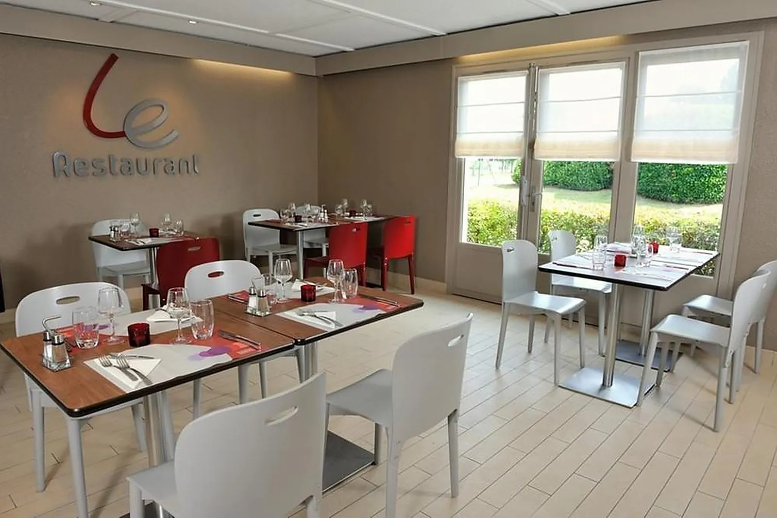 Lieux événementiels, CAMPANILE MARMANDE