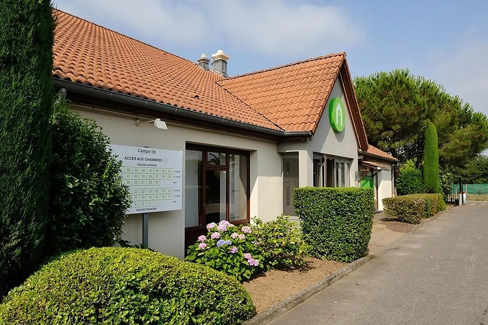 Lieux événementiels, CAMPANILE MARMANDE