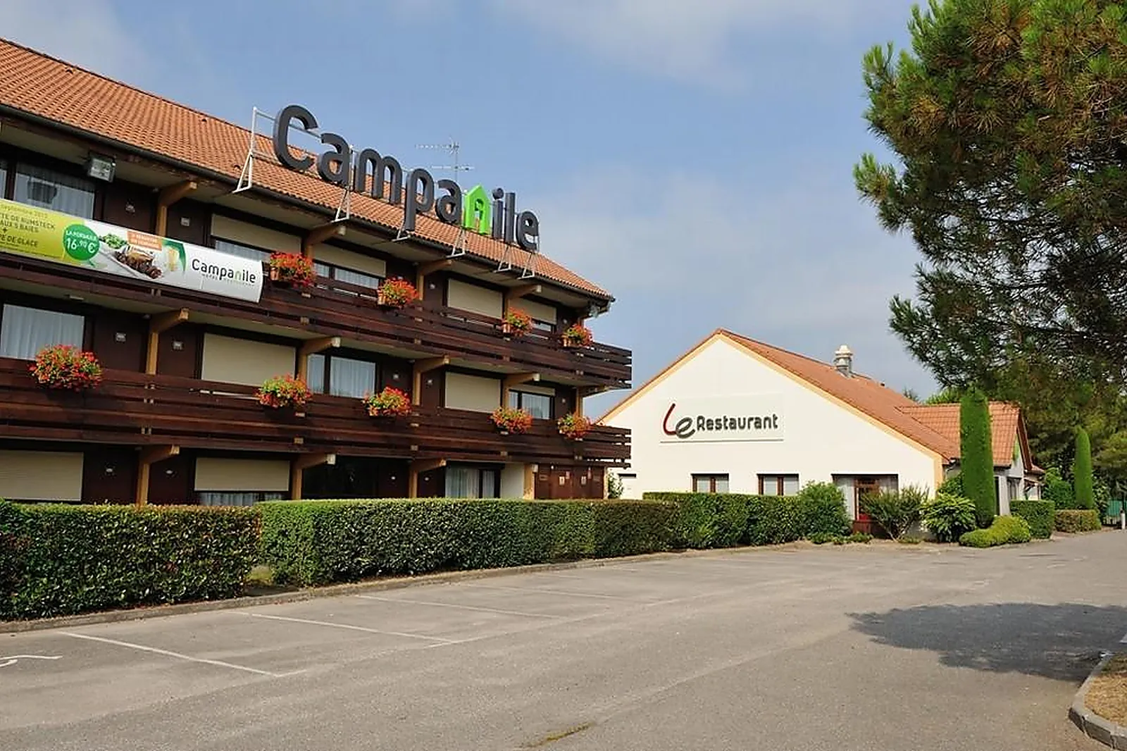 Lieux événementiels, CAMPANILE MARMANDE