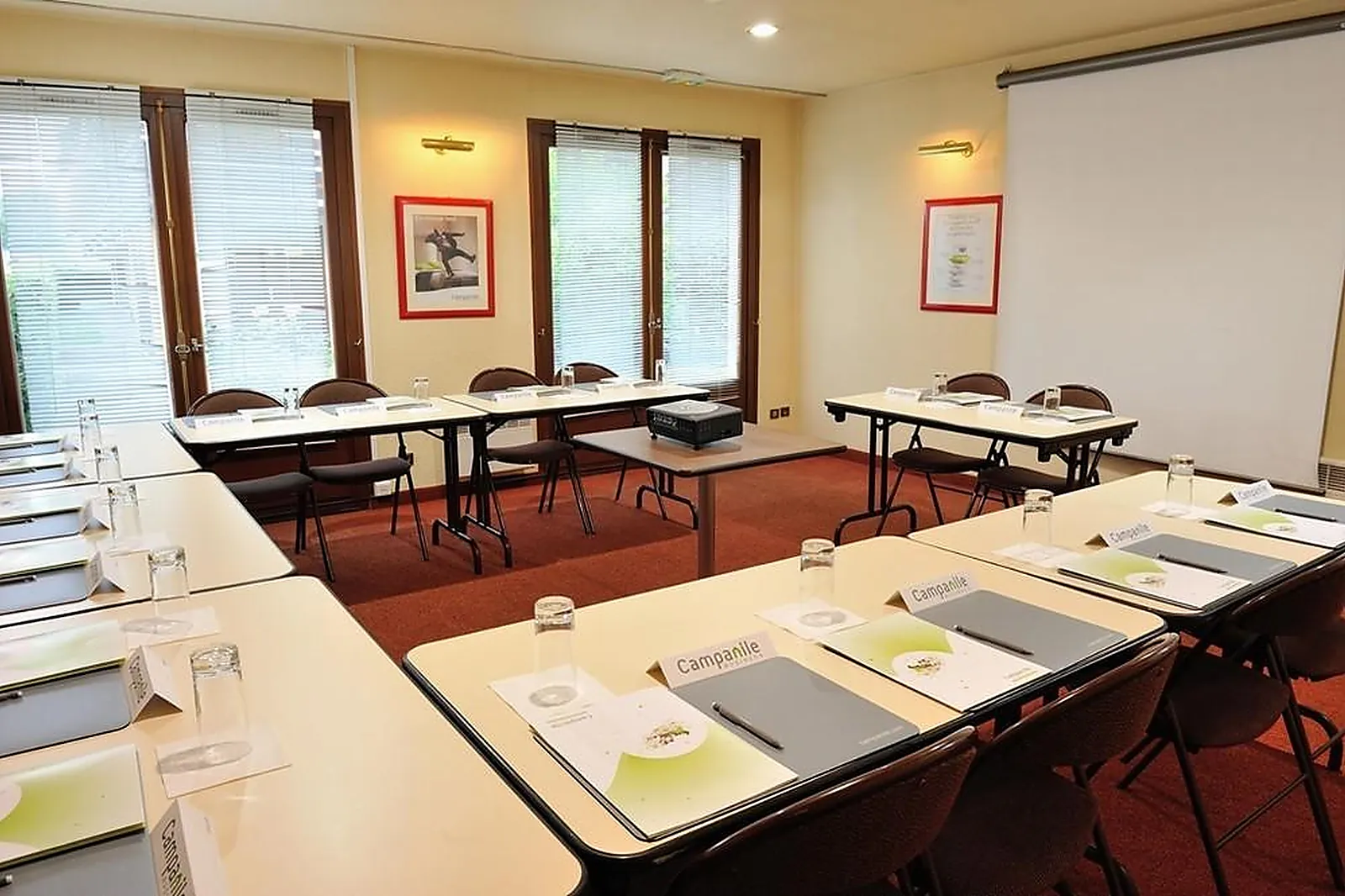 Lieux événementiels, CAMPANILE MARMANDE