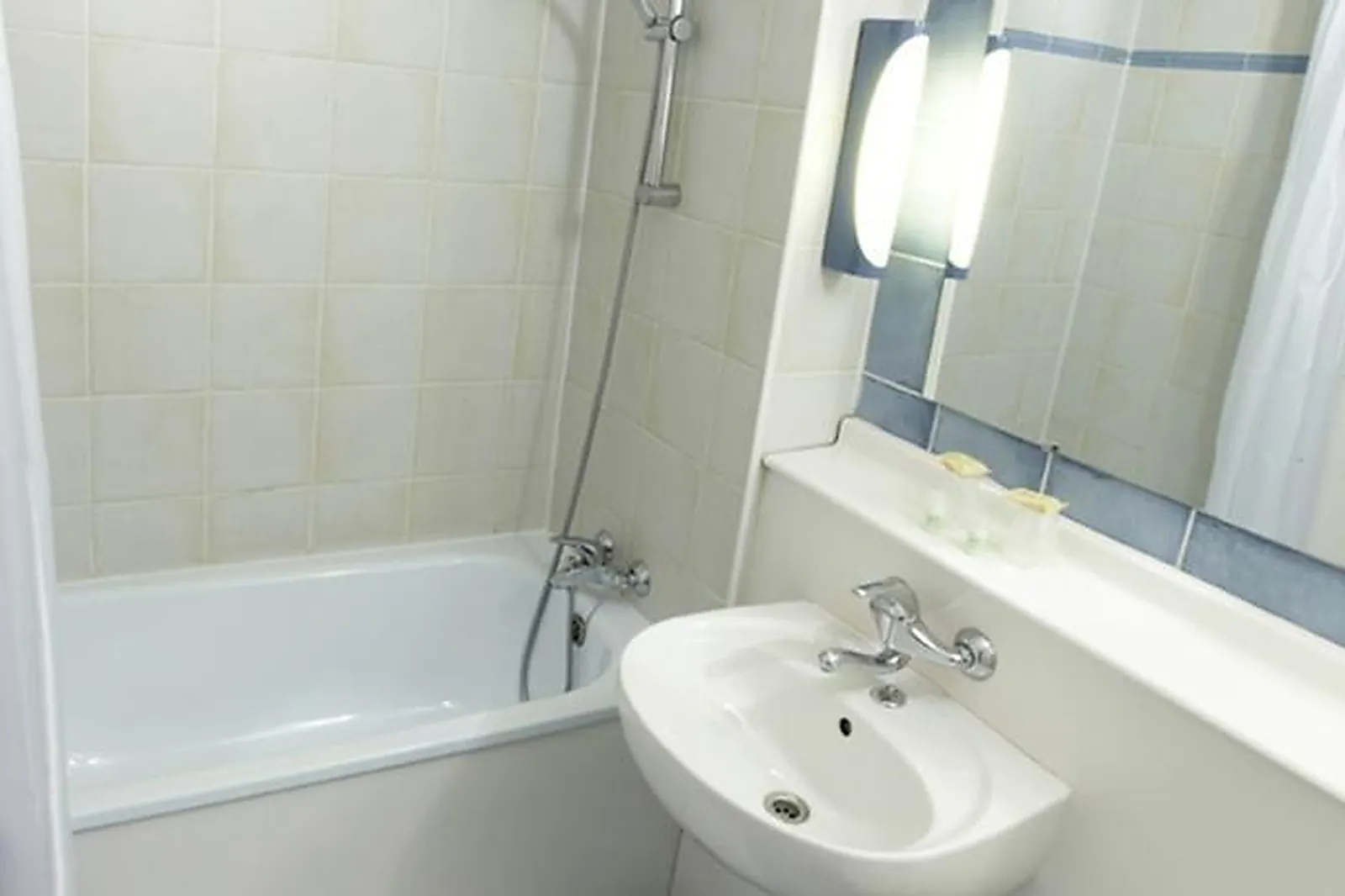 Lieux événementiels, CAMPANILE MARSEILLE - VITROLLES ANJOLY