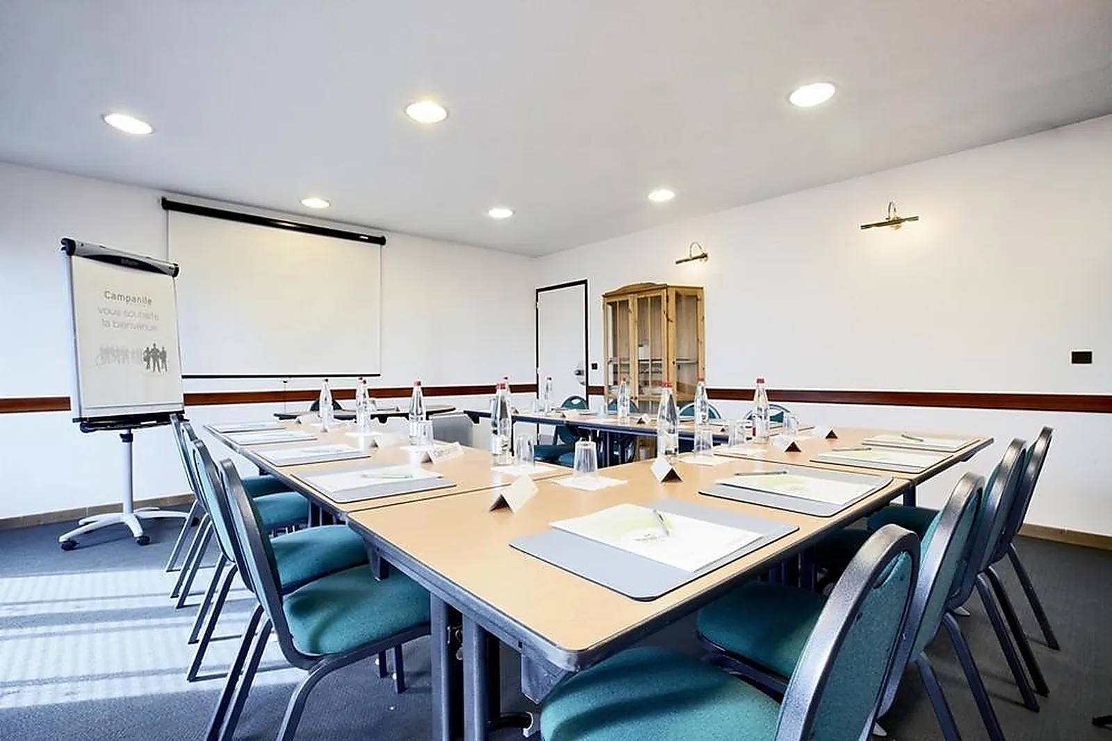 Lieux événementiels, CAMPANILE MAUBEUGE