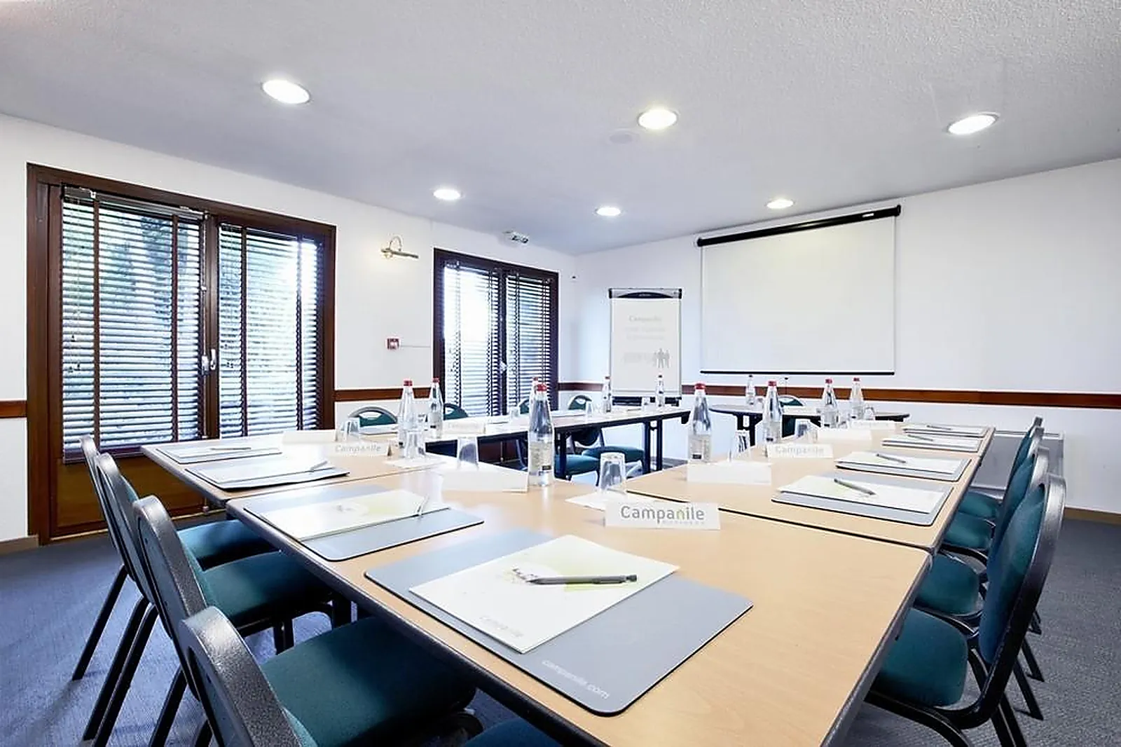 Lieux événementiels, CAMPANILE MAUBEUGE