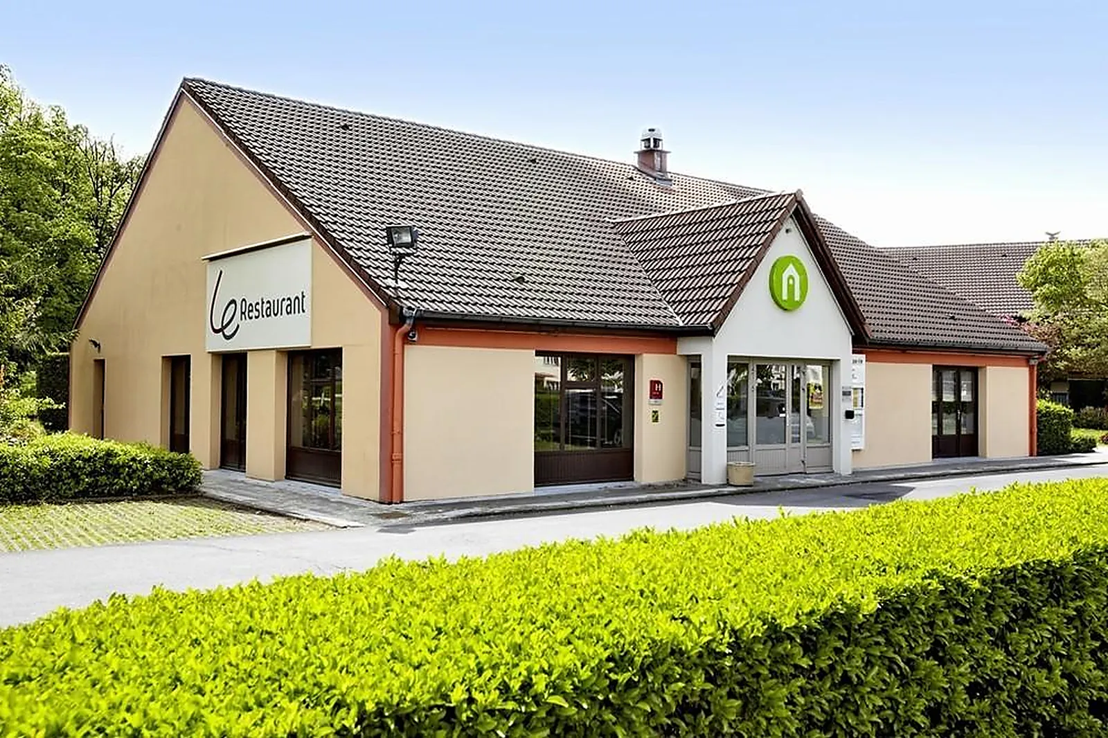 Lieux événementiels, CAMPANILE MAUBEUGE