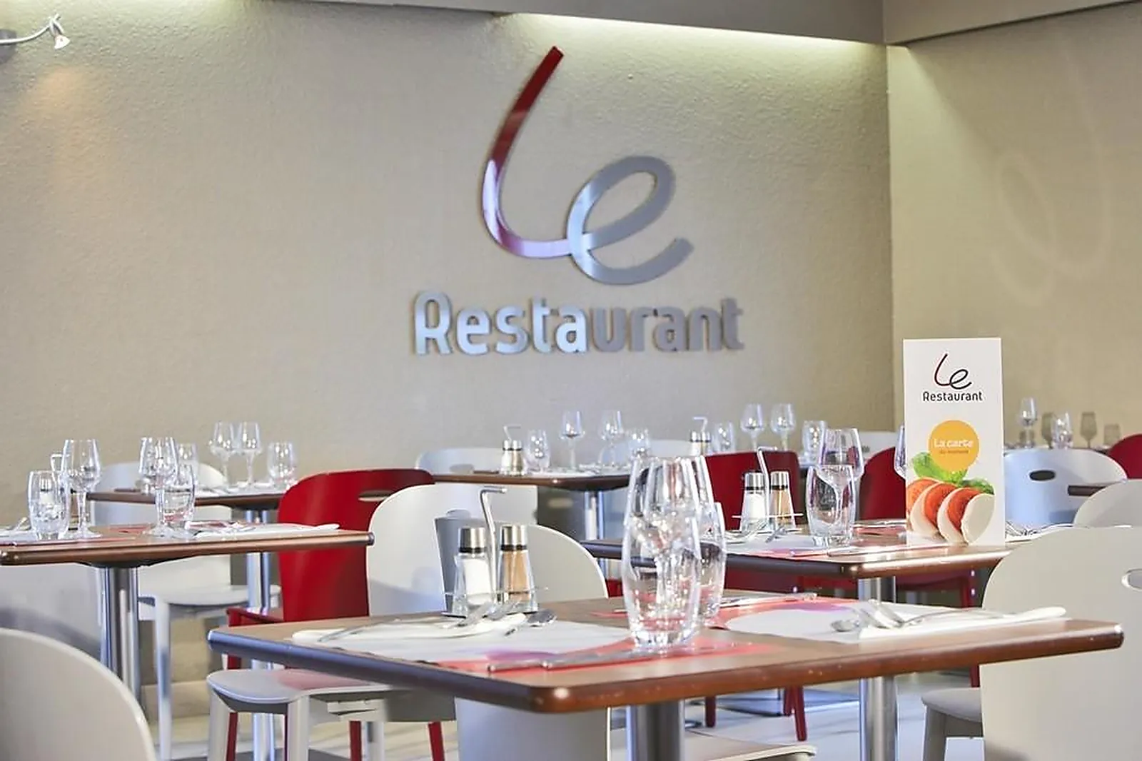 Lieux événementiels, CAMPANILE MAUBEUGE