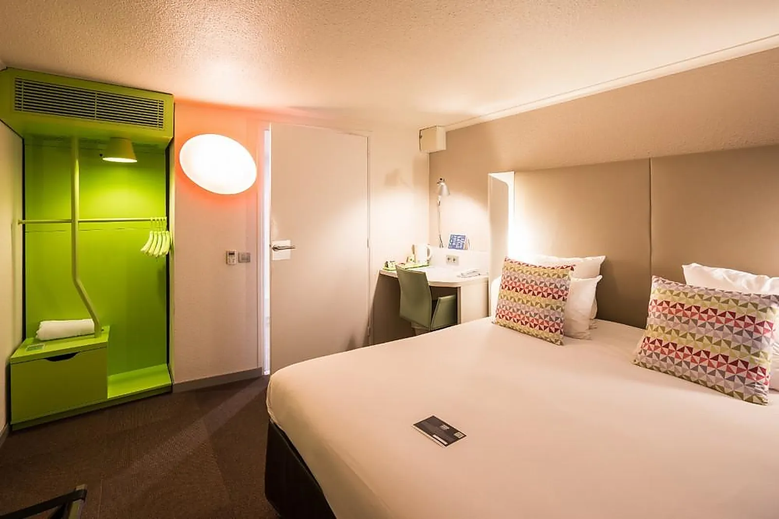 Lieux événementiels, CAMPANILE MONTESSON - LE VÉSINET