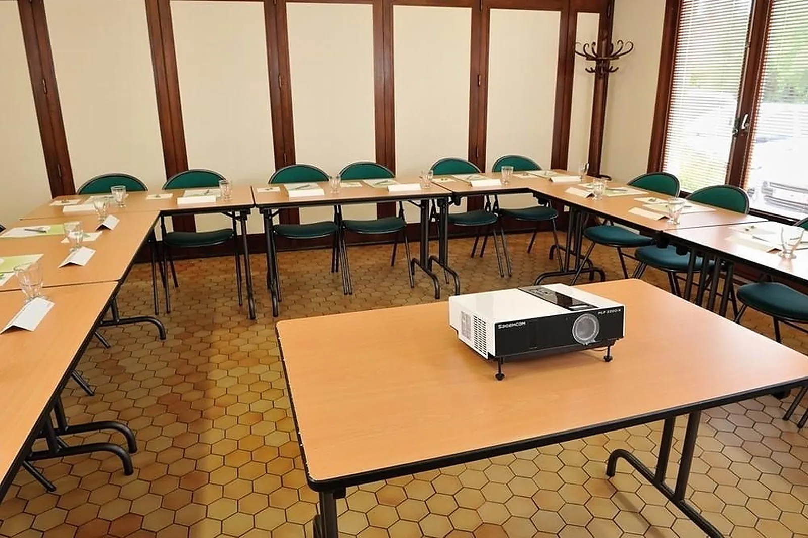 Lieux événementiels, CAMPANILE MOULINS AVERMES